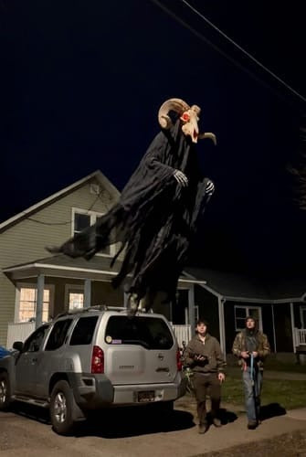 🧙‍♀️ Remote Control Flying Witch – Halloween Edition